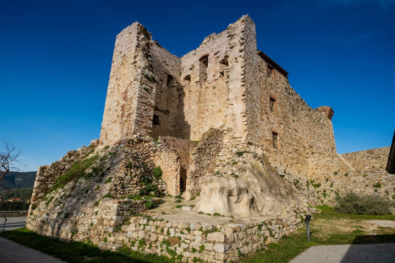 I Cavalieri di Ildebrandino alla Rocca di Suvereto